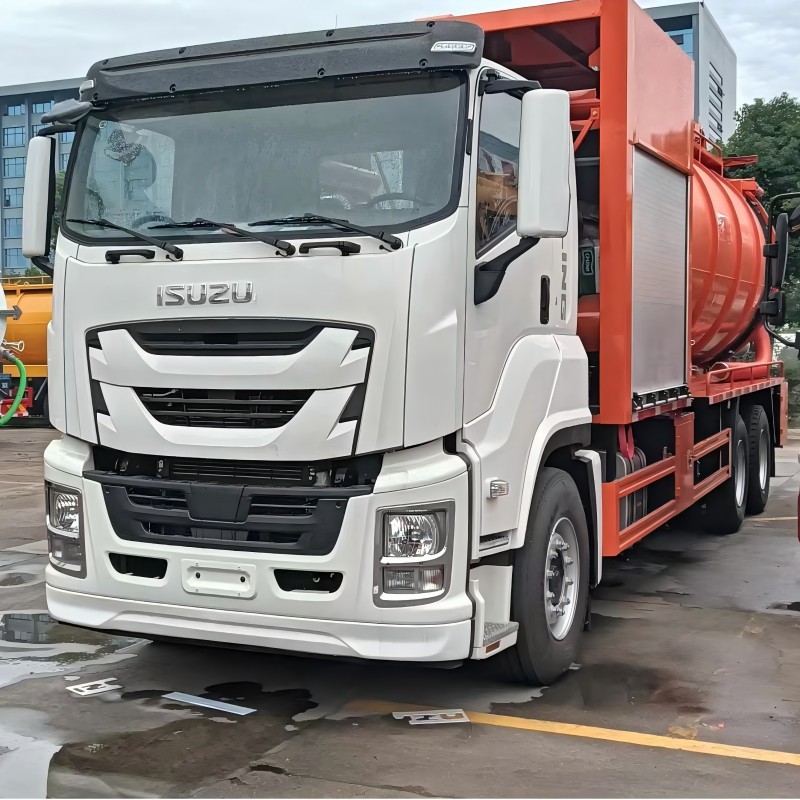 Vacuum Suction Cleaning Truck